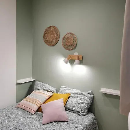 Appartements Acces Prive Plage De La Bergerie Hyeres Exterior photo