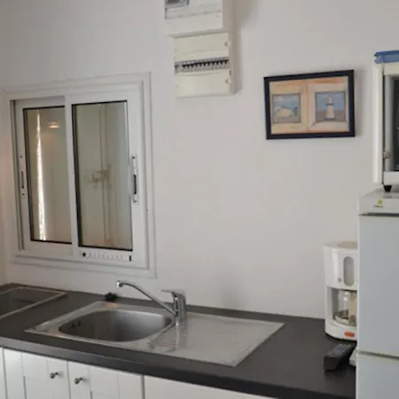 Appartements Acces Prive Plage De La Bergerie Hyeres Exterior photo
